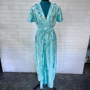 Vintage 70s polyester short sleeved robe